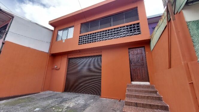 Venta de Casa + Local Comercial en Hospital, San José. RAH 26-589 in Hospital, San José — ₡ 115 000 000