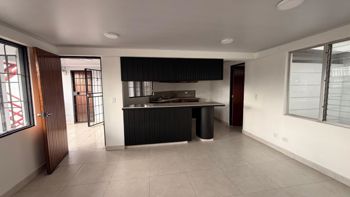 Se alquila Oficina, en una excelente ubicación en San Pedro 3