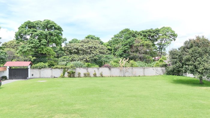 SANTO DOMINGO HEREDIA en Santa Rosa, Santo Domingo, Heredia — $220,000