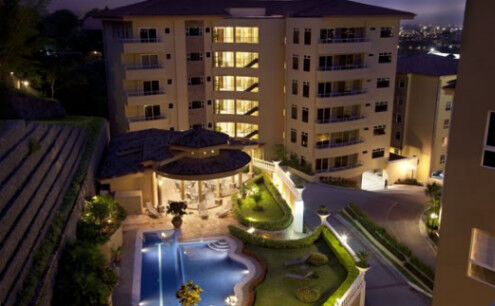 VENTA DE APARTAMENTO, ESCAZU, SAN RAFAEL, CONDOMINIO VALLE ARRIBA en Escazú, San José — $450,000