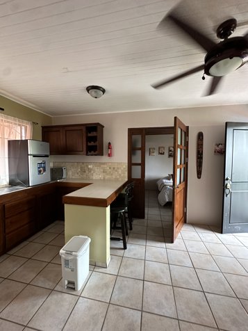 Residencia de ensueño: 1 casa, 5 apts, piscina ,2 ranchos y 2 parqueos in Jacó, Garabito, Puntarenas — $900,000 - Photo 3 of 39