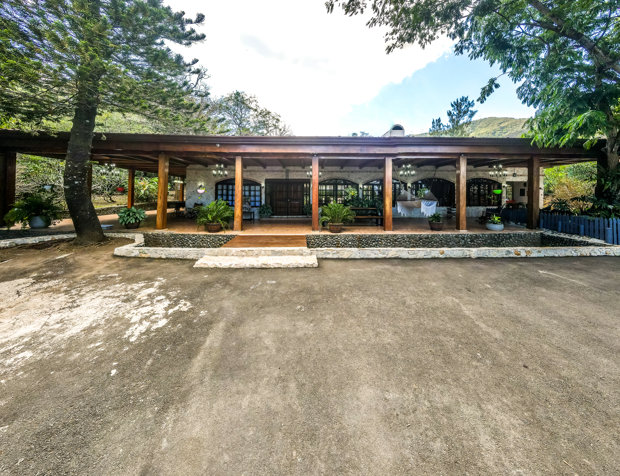 Se Vende Hacienda de Lujo Estilo Español en Rio Oro de Santa Ana in Santa Ana, San José — $1,650,000