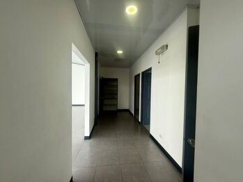 MLS-26-251 LS ALQUILER LOCAL COMERCIAL MONTES DE OCA SAN JOSE  in Sabanilla, Montes De Oca, San José — $2,100 - Photo 5 of 7
