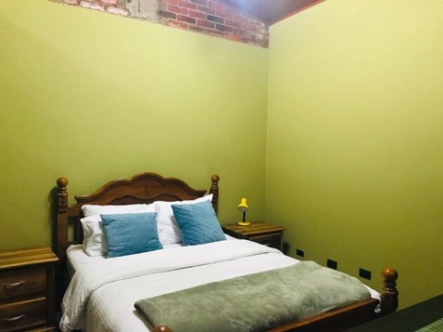 Se vende casa en Catedral San José 26-1130 in Catedral, San José — $350,000