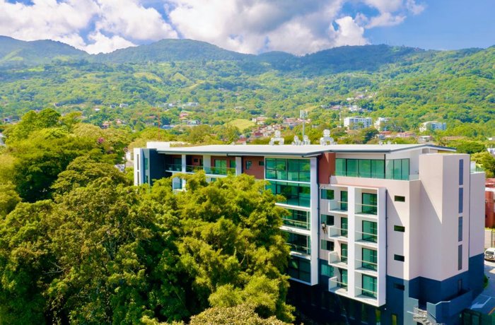 Venta de Apartamentos en Condominio Senderos de Chirca in San Rafael, Escazú, San José — $456,750