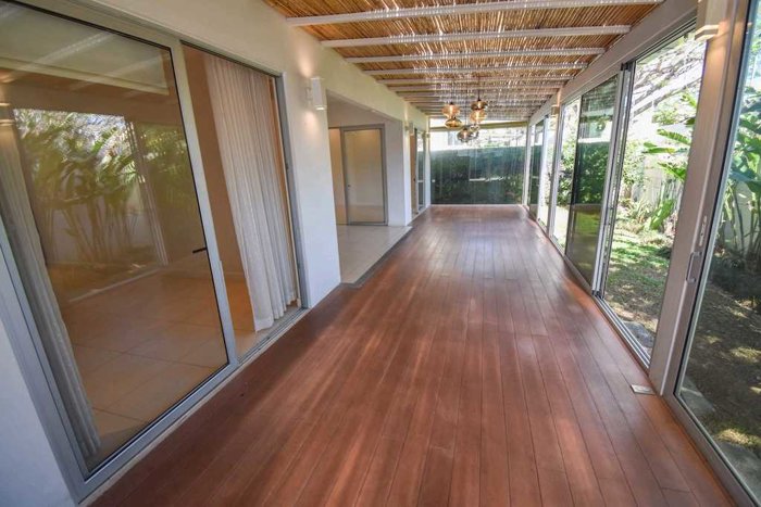 CASA DE UNA PLANTA EN CONDOMINIO EN LINDORA. en Santa Ana, San José — $550,000 - Foto 2 de 19