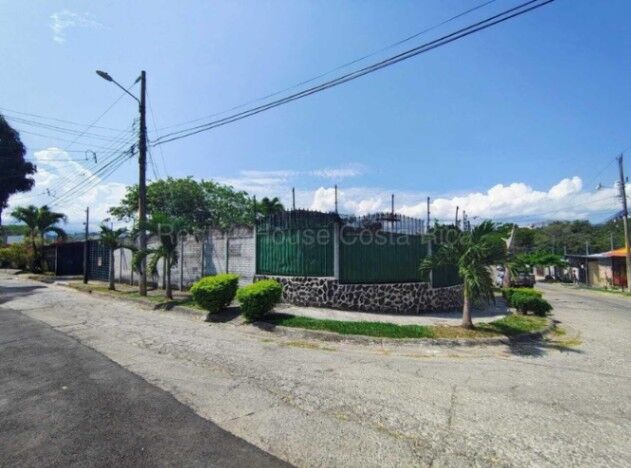 Venta de Casa Esquinera en Turrúcares-Alajuela. in Turrúcares, Alajuela — ₡ 62 500 000
