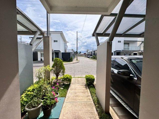 Venta de casa en Condominio Corteza del Oeste, Tejar in El Tejar, El Guarco, Cartago — ₡ 98 000 000 - Photo 2 of 20