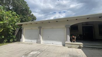 Venta de propiedad multifuncional con piscina y uso mixto #26-76 GS