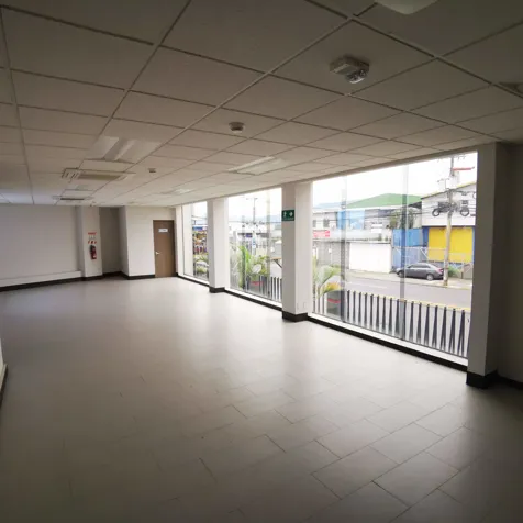 SE ALQUILA LOCAL COMERCIAL EN CENTRO EJECUTIVO LA VIRGEN, LA URUCA en Uruca, San José — $3,654 - Foto 2 de 15