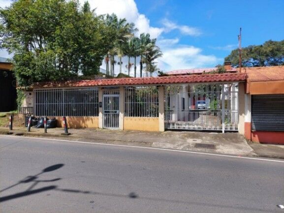 Se venden casa y bodega en San Pablo de Heredia 23-253 en San Pablo, Heredia — ₡ 160 000 000