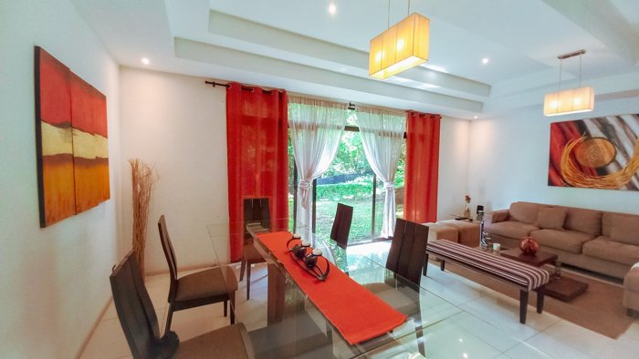 Espaciosa casa en la Guácima - Condominio Posadas del Río in Guácima, Alajuela — $390,000 - Photo 3 of 37