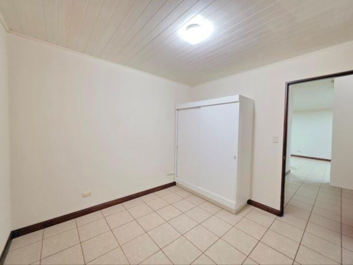 Venta de Apartamento en Condominio Cerro Vista  in Granadilla, Curridabat, San José — ₡ 45 500 000