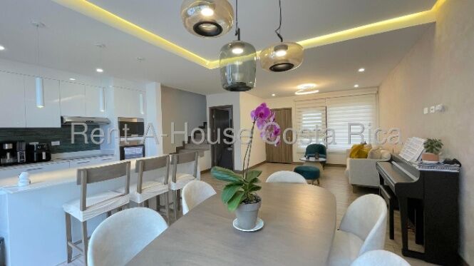 Venta de casa moderna con vista al bosque y amenidades premium #26-1421 GS in San Antonio, Escazú, San José — $325,000