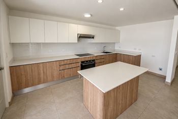 Casa de 3 Habitaciones en Condominio La Vita en San Antonio, Escazú, San José — $2,000 - Foto 5 de 26
