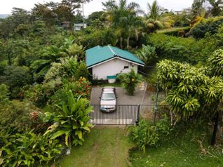 Finca con dos casas y espectacular vista al Volcán Arenal en Peñas Blancas, San Ramón, Alajuela — $399,000 - Foto 3 de 23