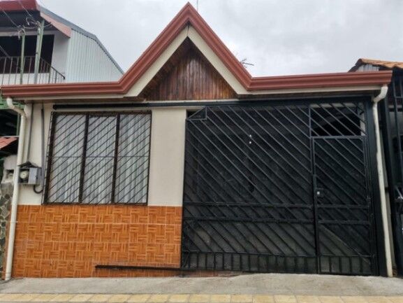 Se vende espaciosa casa con terraza en San Rafael Heredia 23-685 en San Rafael, Heredia — ₡ 75 000 000