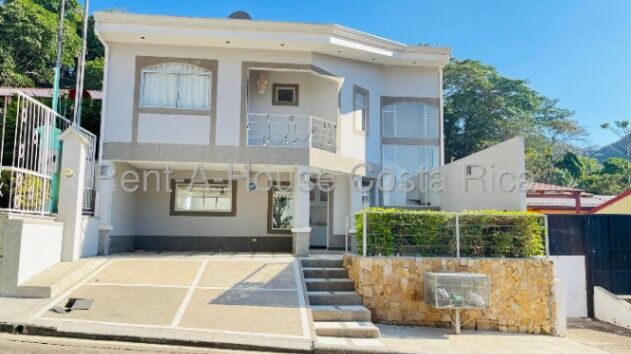 Casa en venta cerca de la playa Punta Leona in Tárcoles, Garabito, Puntarenas — $270,000