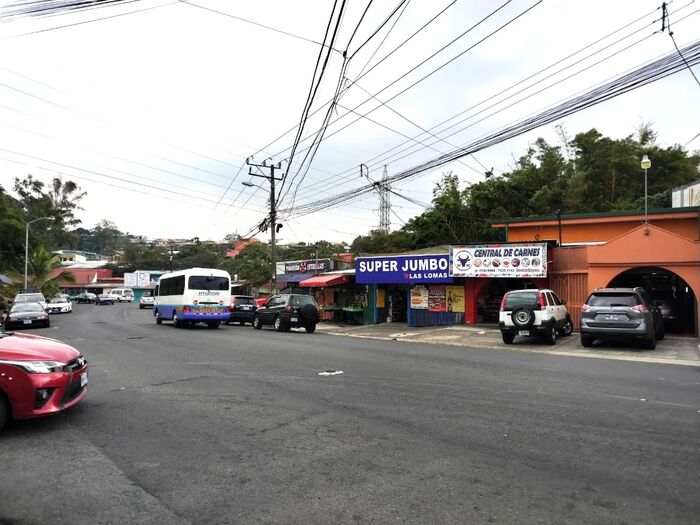 VENTA DE CASA, APTO Y LOCALES COMERCIALES, SAN JOSE, GOICOECHEA. en Guadalupe, Goicoechea, San José — $385,000