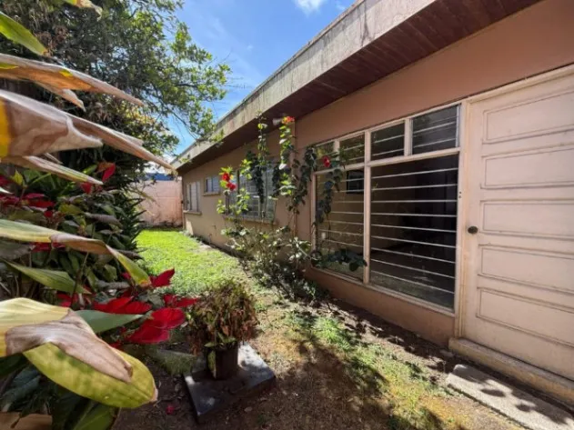VENDO CASA CON USO DE SUELO MIXTO/RESIDENCIAL EN CARTAGO. en Carmen, Cartago — $750,000 - Foto 2 de 18