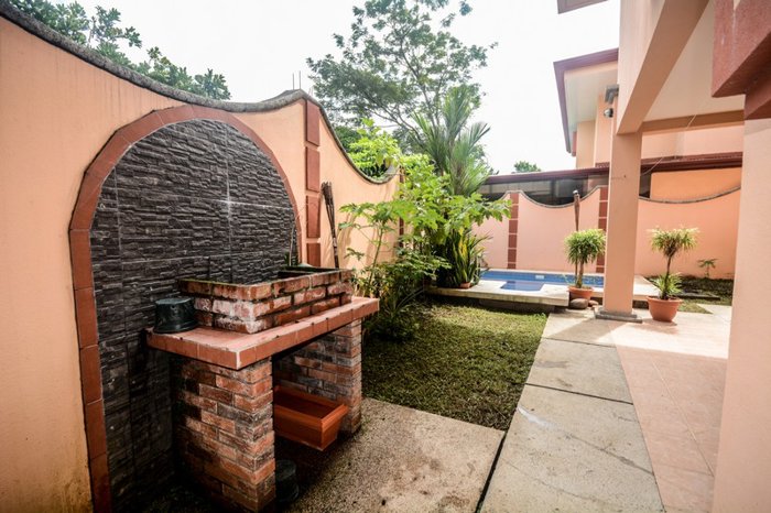 Venta de Hermosa Casa en Jaco en Jacó, Garabito, Puntarenas — $525,000 - Foto 2 de 12