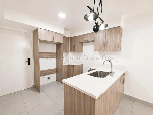 Apartamento moderno de 2 habitaciones en San Pablo de Heredia in Rincón Sabanilla, San Pablo, Heredia — $180,000 - Photo 2 of 10