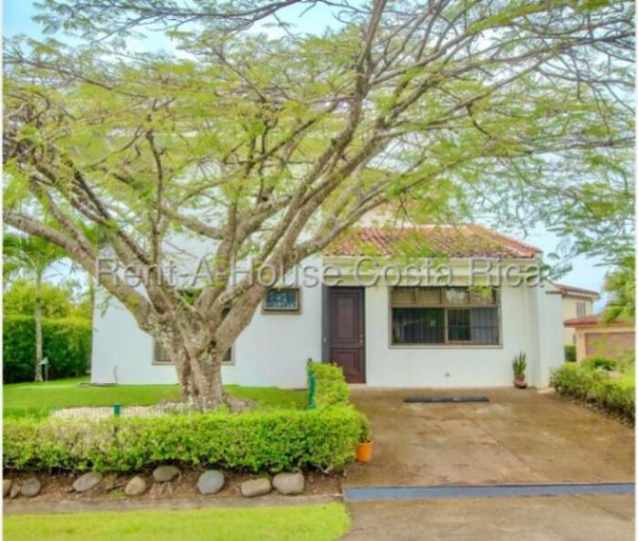 Venta casa de lujo con amplio terreno y seguridad #26-1434 GS en Guácima, Alajuela — $525,000