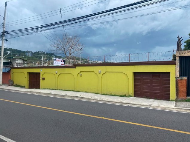 Terreno Comercial San Rafael de Escazú (casa Incluida) en San Rafael, Escazú, San José — $700,000