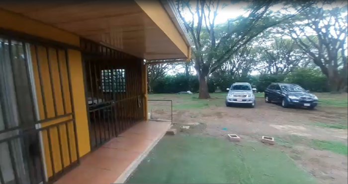 Casa con 1 Ha de terreno plano en La Guacima in Guácima, Alajuela — $2,000