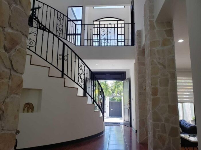 Se alquila casa con piscina privada en Santa Ana San José 26-1274 en Piedades, Santa Ana, San José — $5,000