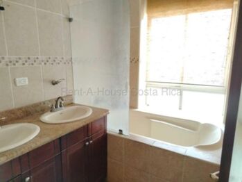 MLS-26-2188 LS VENTA APARTAMENTO SAN RAFAEL ESCAZU CONTACTENOS AL # 86127562 in San Rafael, Escazú, San José — $395,000 - Photo 5 of 10