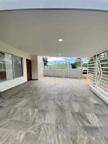 VENDO HERMOSA CASA EN ATENAS.  en Atenas, Alajuela — ₡ 130 000 000 - Foto 2 de 19
