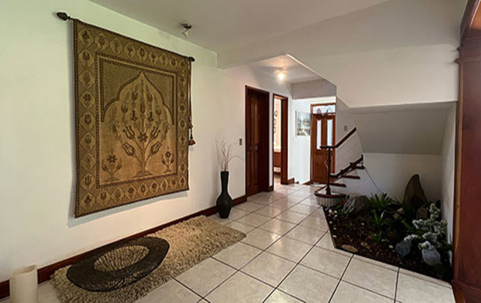 Condominio Villas Sorrento in San Rafael, Escazú, San José — $660,000 - Photo 3 of 80