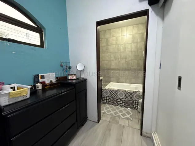 Venta de Casa en San Francisco de Heredia. RAH 27-986 in San Francisco, Heredia — ₡ 110 000 000 - Photo 2 of 17