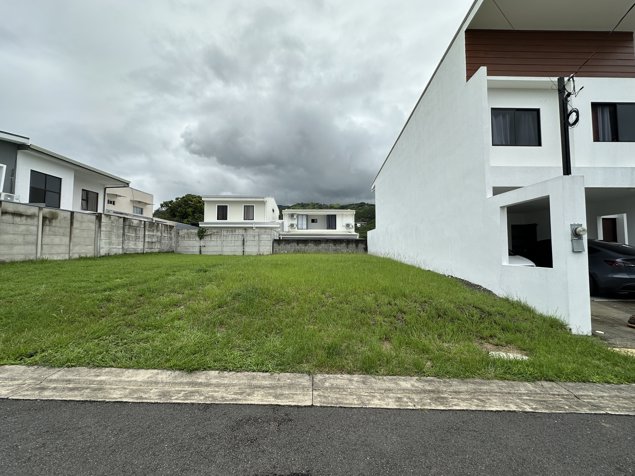 Lote de 150m2 en Brasil de Mora en Brasil, Santa Ana, San José — ₡ 40 000 000