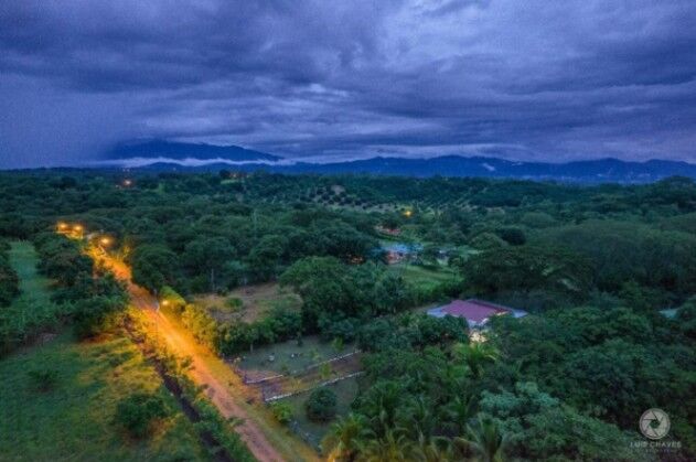 Venta de Lote con Casa en Garabito, Puntarenas.  in Tárcoles, Garabito, Puntarenas — ₡ 65 000 000
