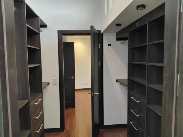 CASA FAMILIAR EN ALQUILER | SAN ANTONIO DE ESCAZÚ en San Antonio, Escazú, San José — $2,000 - Foto 3 de 39