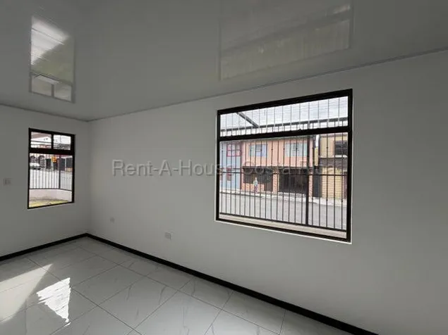 Corner House for Sale in San Juan de Tibás with Mixed Use #27-227 GS in San Juan, Tibás, San José — $170,000 - Photo 3 of 10