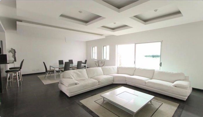 Alquiler de moderna casa ubicada en Trejos Montealegre Escazú en Escazú, San José — $3,000