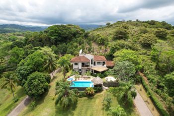 "Villa con Piscina, Árboles Frutales y Entorno Campestre Único" in San Rafael, Esparza, Puntarenas — $1,100,000 - Photo 5 of 29