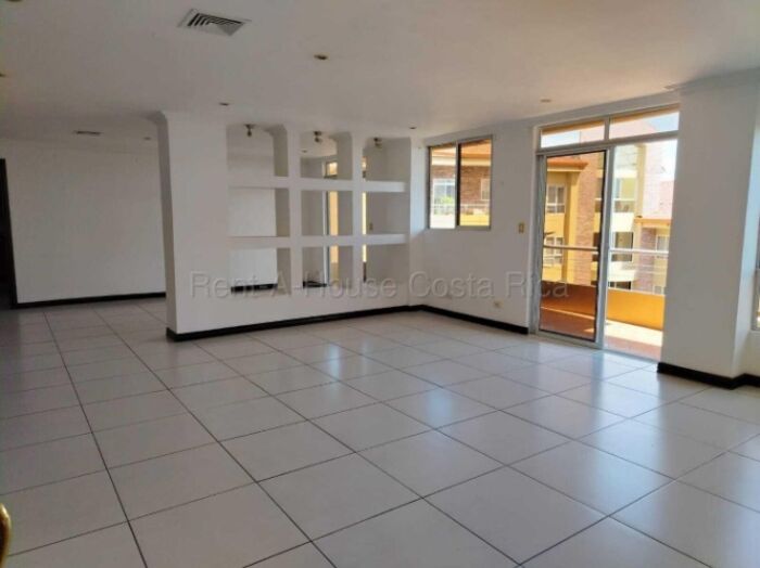 Apartamento en venta en San Rafael de Escazú con vistas al Valle Central #26-2188 GS en San Rafael, Escazú, San José — $395,000