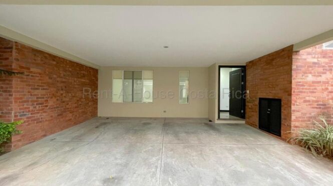 CASA EN VENTA EN SAN ANTONIO ESCAZÙ en San Antonio, Escazú, San José — $230,000