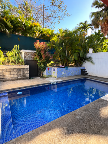 Casa en alquiler con piscina privada en Atenas en Atenas, Alajuela — $1,300 - Foto 3 de 14