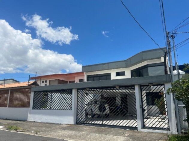 Venta de Casa en San Vicente de Moravia. RAH 25-1861 in San Vicente, Moravia, San José — $525,000