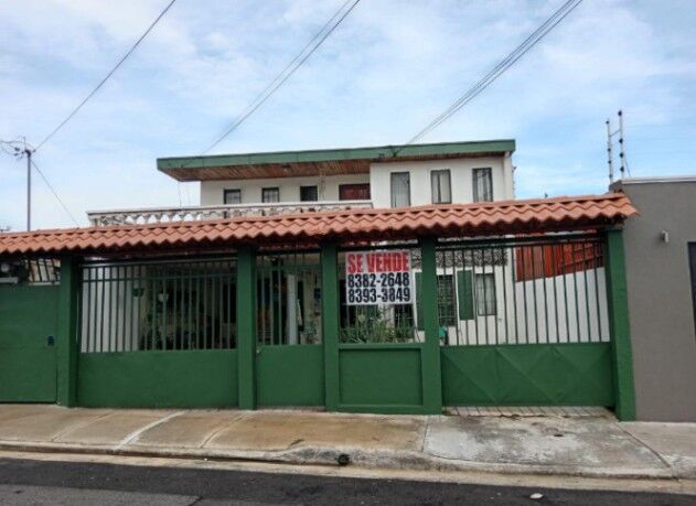 Residencia en el centro de Barva con apartamento y lote de 414 m2 en Barva, Heredia — $269,000