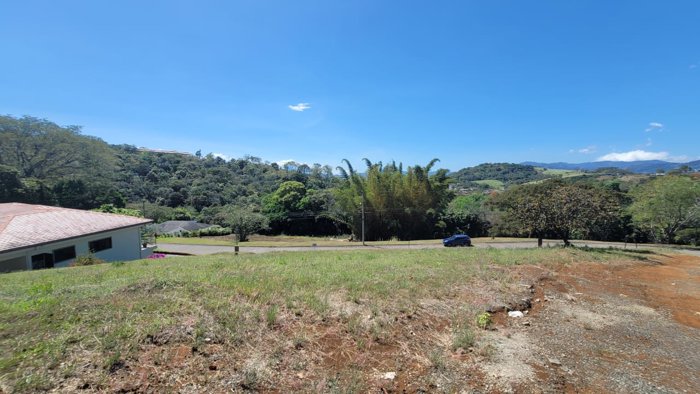 Gated Community Living – Lot for Sale in Grecia en Grecia, Alajuela — ₡ 61 000 000 - Foto 2 de 9