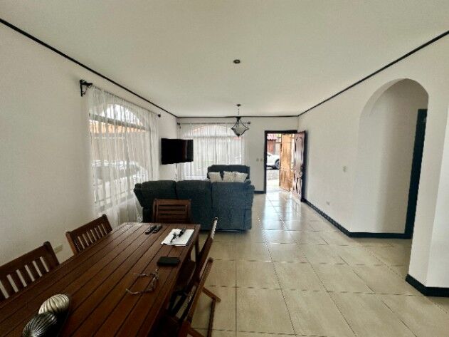 Casa San Jose de Alajuela  26-1800 en San José, Alajuela — ₡ 220 000 000