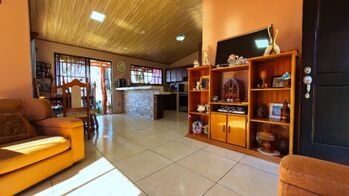 CASA DE MONTAÑA CON VISTAS AL CHIRRIPO Y AL MAR EN PEREZ ZELEDON en Páramo, Pérez Zeledón, San José — $160,000 - Foto 5 de 22
