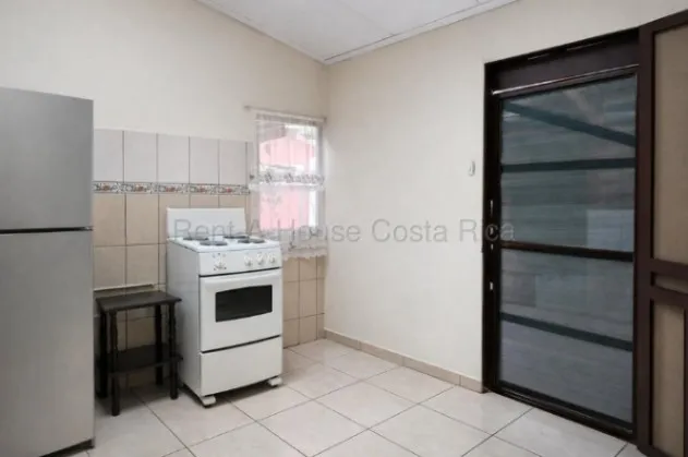 House and Lot for Sale in Santo Domingo-Heredia. RAH 26-1495 MIXED-USE ZONING REDUCED PRICE in Santo Domingo, Heredia — $400,000 - Photo 3 of 6