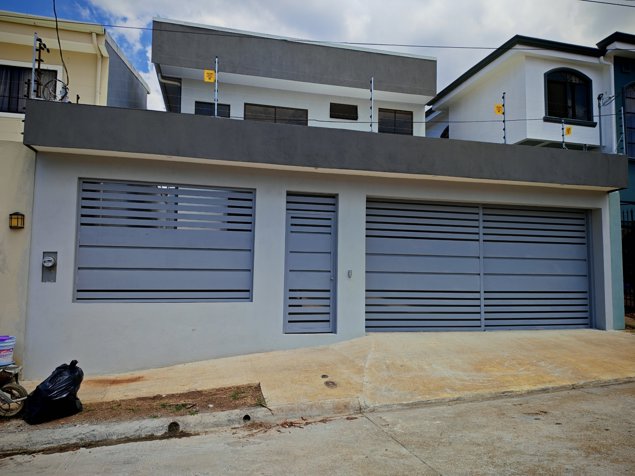 Venta de casa en Quizarco Santo Domingo de Heredia. en Pará, Santo Domingo, Heredia — ₡ 165 000 000 - Foto 2 de 26